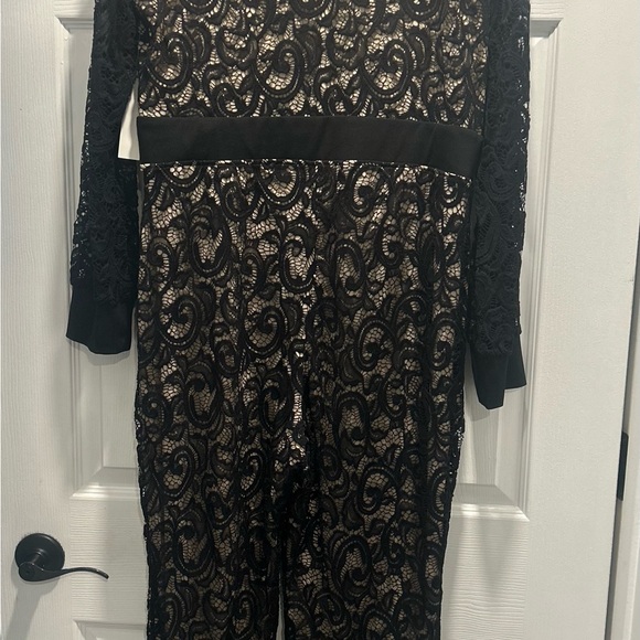 NWOT VENUS Black and Cream Lace Detail Jumpsuit - Picture 4 of 7